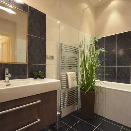 Apartment Fuer 3 Personen Und 2 In