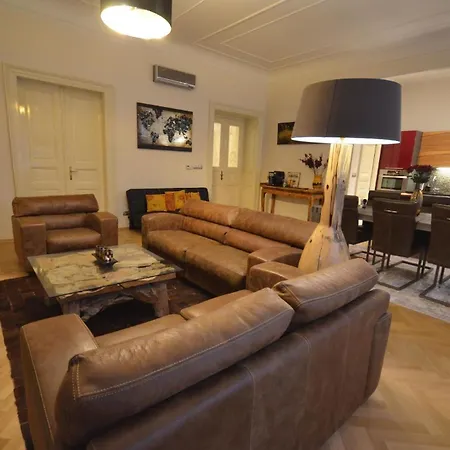 Apartment Fuer 3 Personen Und 2 In Prag