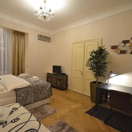 Appartamento Fuer 3 Personen Und 2 In *